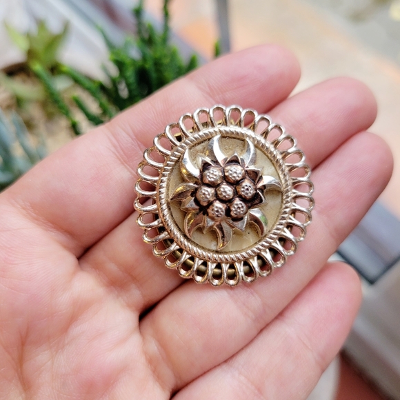 Vintage Ornate Floral Scarf Clip Boucher Brooch Pin - Picture 4 of 5